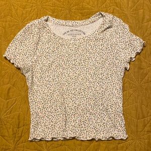 Small print floral tee!